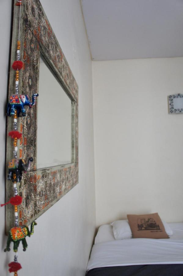 Bed And Chai - Boutique Stay & Tours New Delhi Buitenkant foto